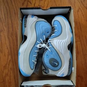 Nike Kids Light Blue and Gray Sneakers